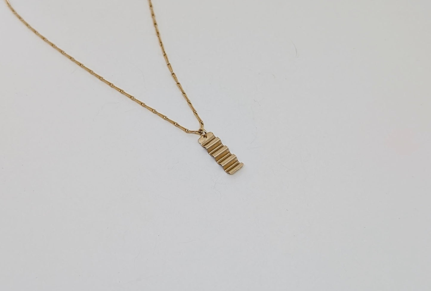 Small gold necklace