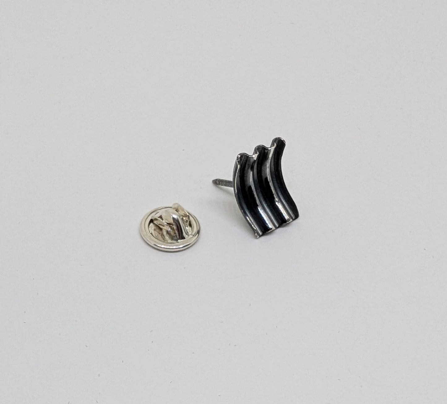 Lapel pin