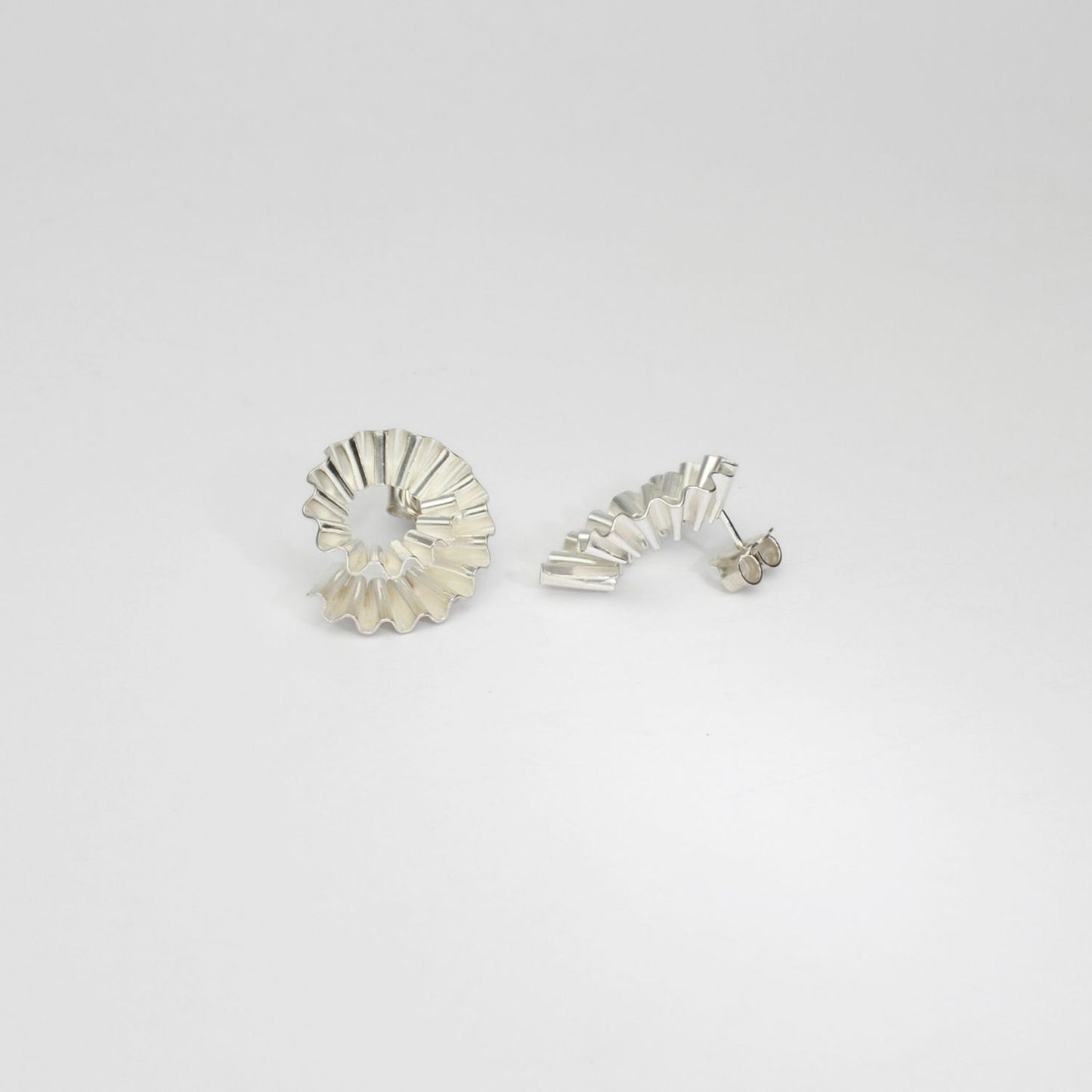 Silver nautlus shell jewellery