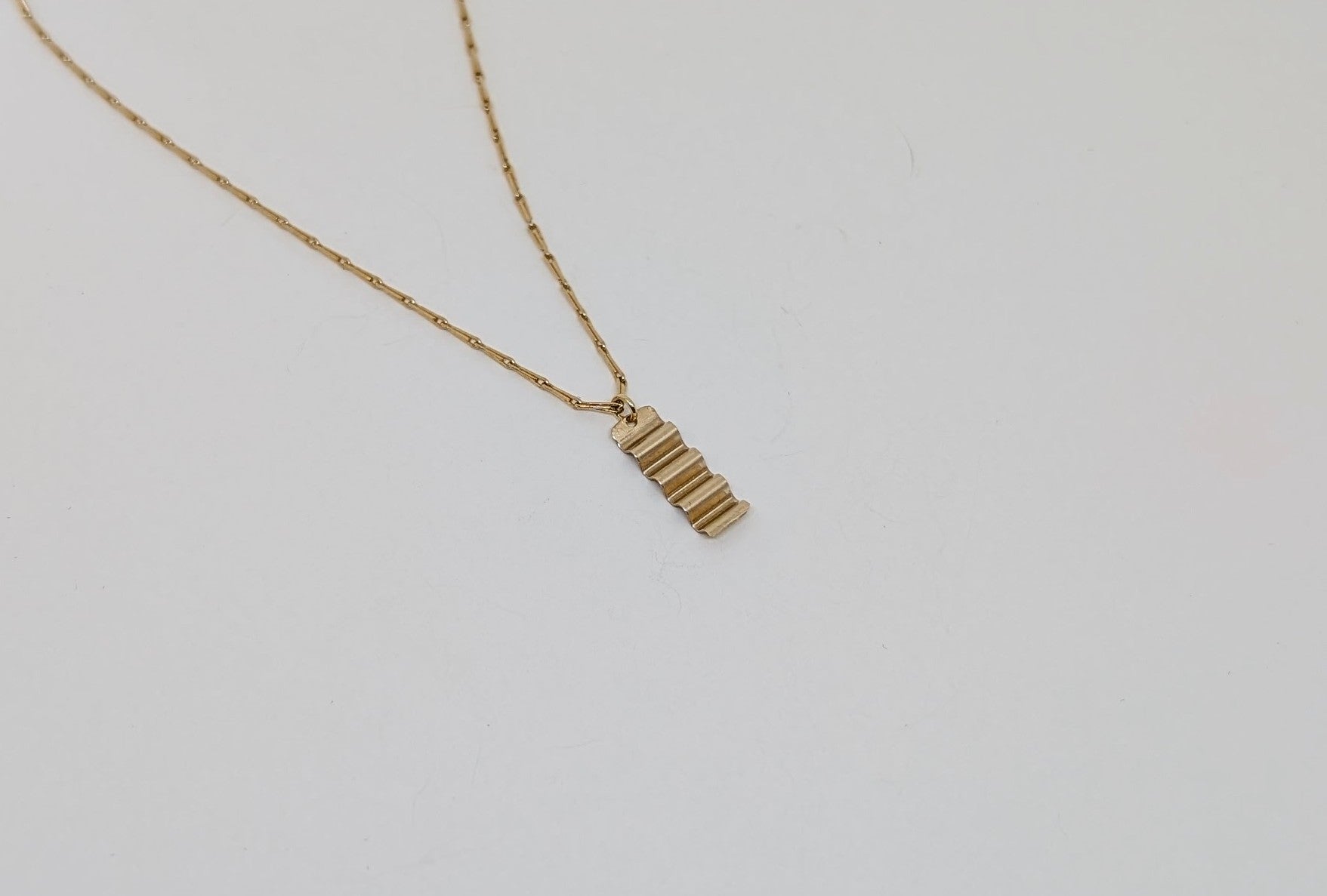 Small gold necklace