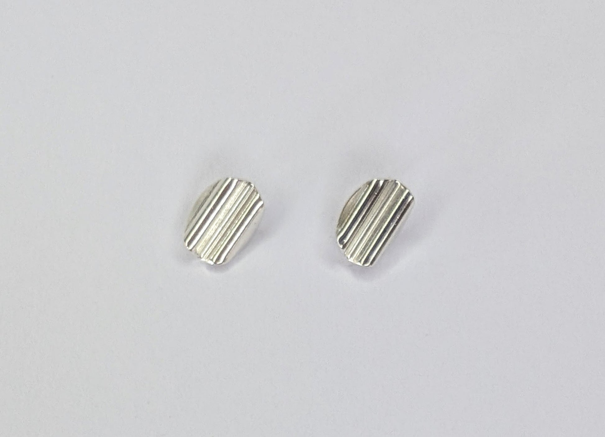 Silver ripple earrings 
