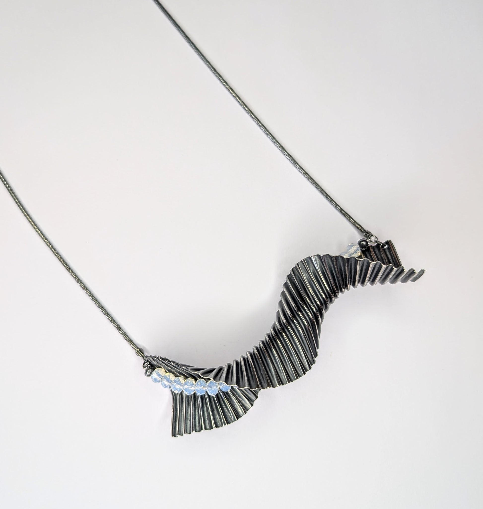 Tides necklace 