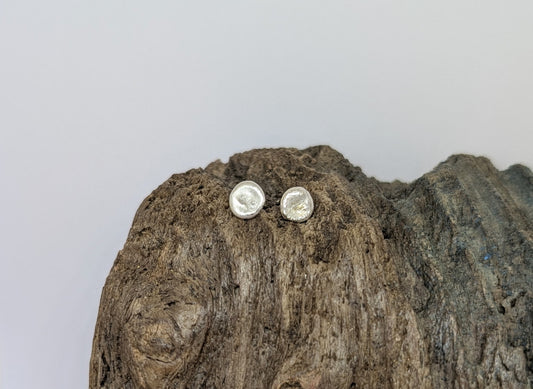 Silver splash stud earrings