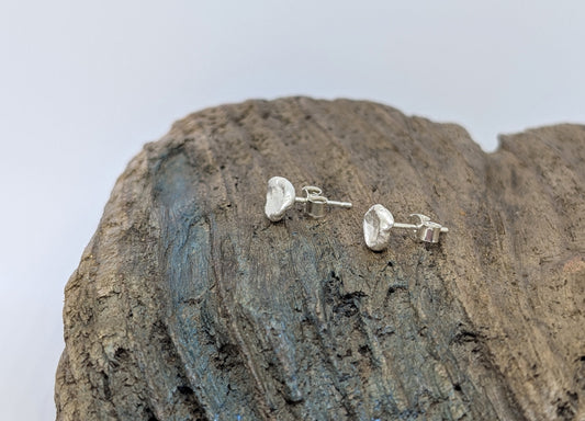 Silver splash stud earrings